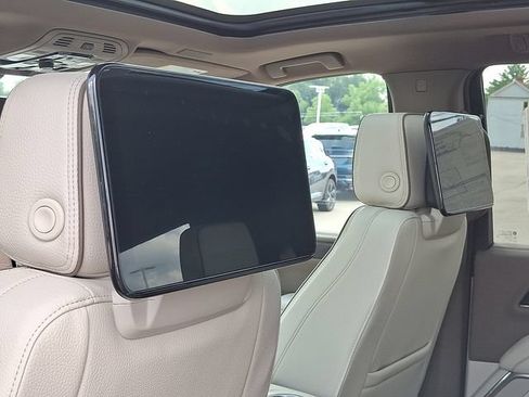 New 2026 GMC Yukon Denali w/ Advanced Technology Package AWD/4WD image 13