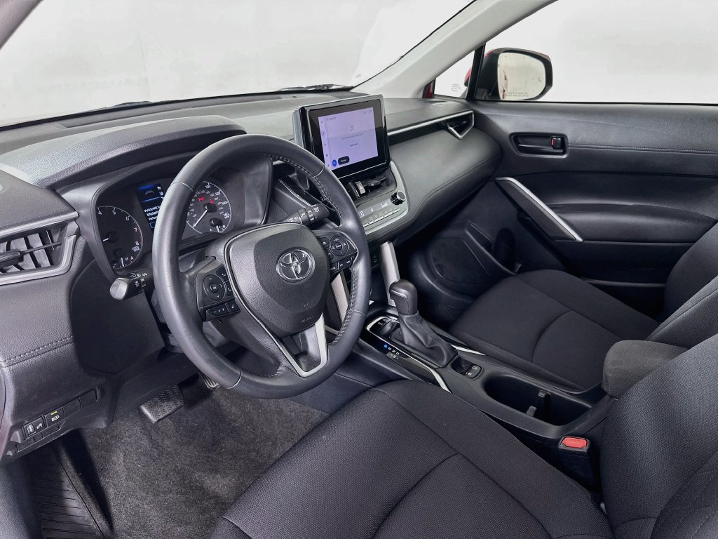 Used 2023 Toyota Corolla Cross LE FWD image 9