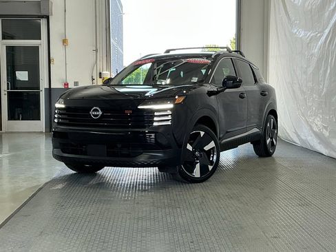 Used 2026 Nissan Kicks SR w/ Cold Weather Package AWD/4WD image 2