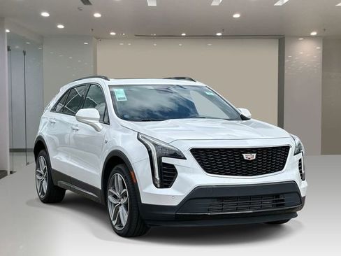 Used 2020 Cadillac XT4 Sport w/ Driver Awareness Package FWD image 6