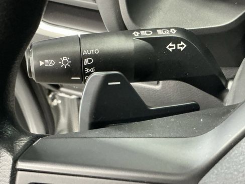 Used 2025 Nissan Rogue S image 10