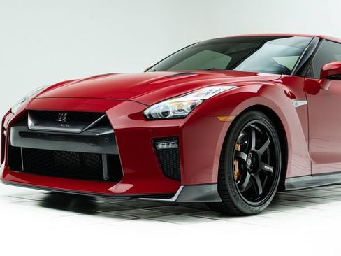 Used 2017 Nissan GT-R Track Edition AWD/4WD image 10
