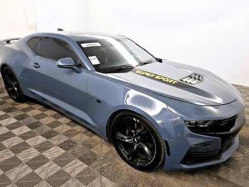 Used 2019 Chevrolet Camaro SS RWD image 6