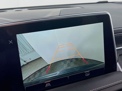 Certified 2024 GMC Yukon SLT w/ LPO, Floor Liner Package AWD/4WD image 12