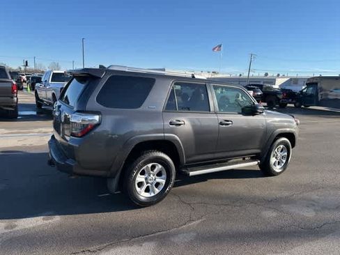 Used 2016 Toyota 4Runner SR5 image 22