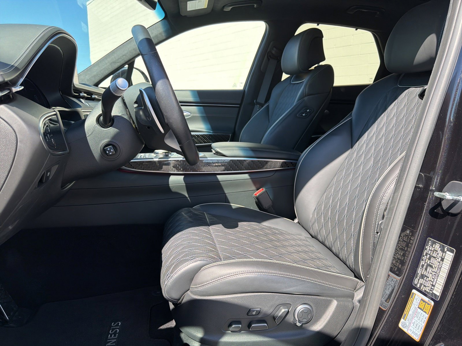 Used 2025 Genesis GV70 3.5T Sport w/ Sport Prestige Package AWD/4WD image 21