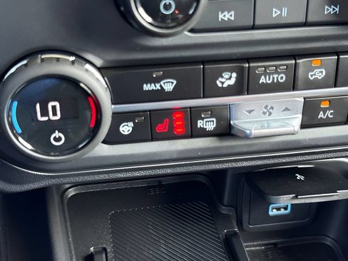 Used 2025 Ford Bronco Badlands AWD/4WD image 21