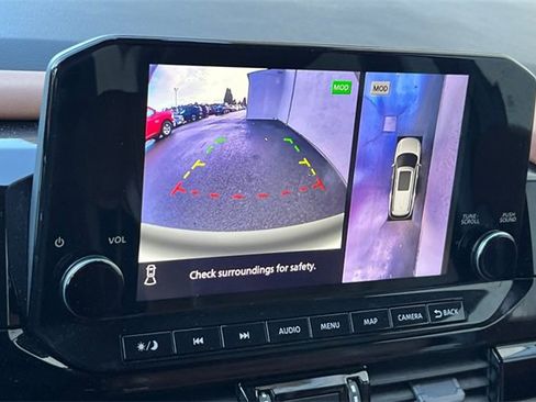 Used 2025 Nissan Pathfinder Platinum w/ Cargo Package image 27