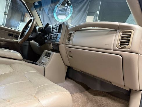 Used 2001 Chevrolet Silverado 2500 LT AWD/4WD image 18