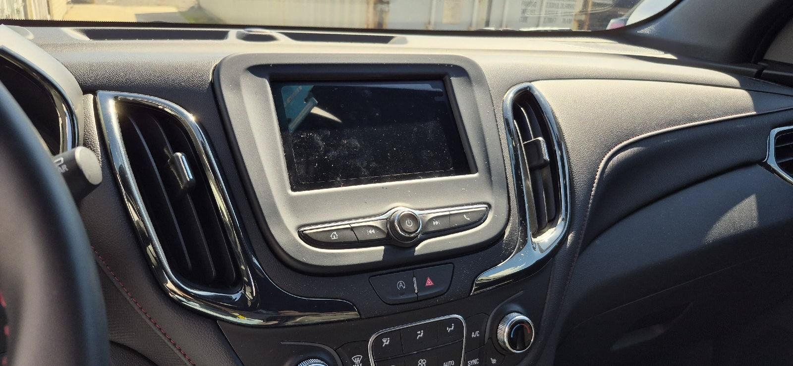 Used 2024 Chevrolet Equinox RS w/ LPO, Floor Liner Package FWD image 9