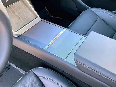 Used 2026 Tesla Model Y 2WD image 16