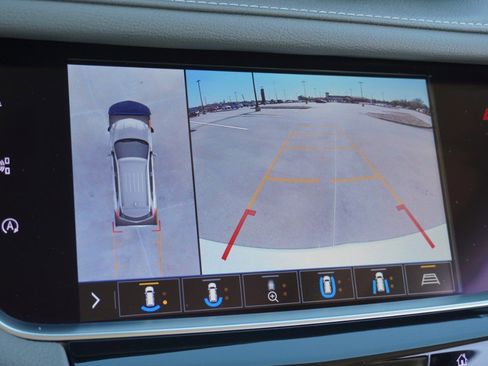 Used 2020 Cadillac XT5 Premium Luxury image 17