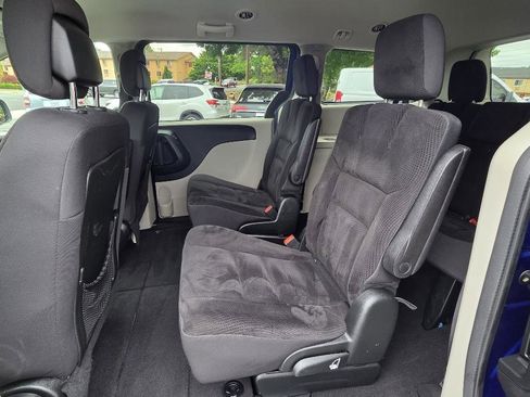 Used 2018 Dodge Grand Caravan SE w/ UConnect Hands-Free Group FWD image 16