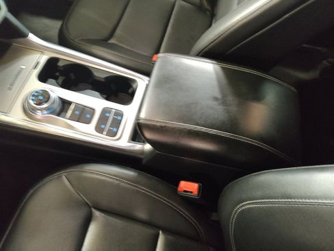 Used 2020 Ford Explorer XLT w/ Equipment Group 202A RWD image 26