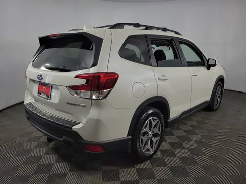 Used 2019 Subaru Forester Premium AWD/4WD image 11