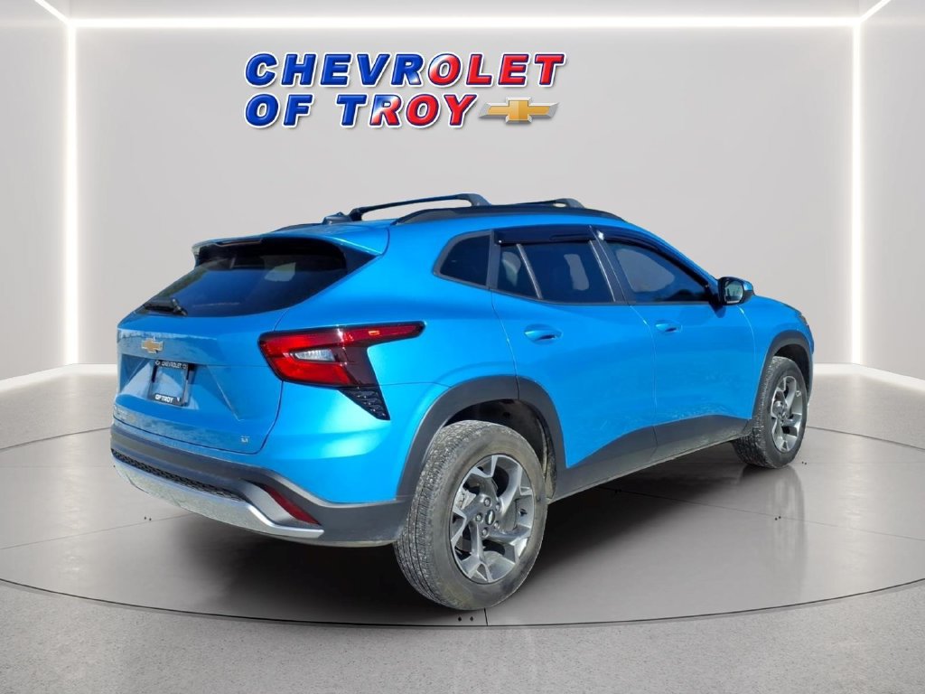 Used 2025 Chevrolet Trax LT w/ LT Convenience Package FWD image 7