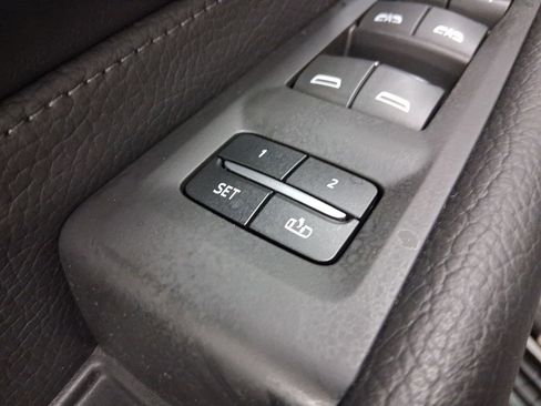 Used 2023 GMC Yukon Denali w/ Denali Reserve Package image 15