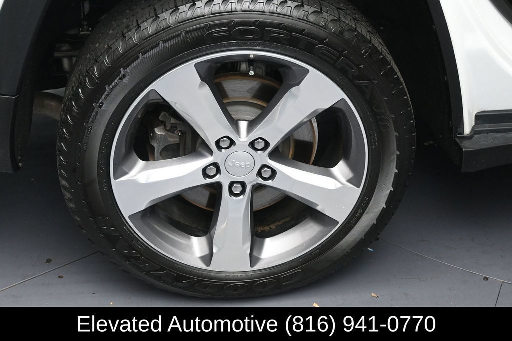 Used 2021 Jeep Grand Cherokee L Limited AWD/4WD image 5