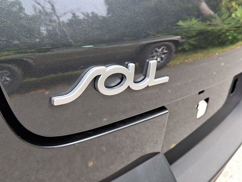 Used 2022 Kia Soul LX image 30