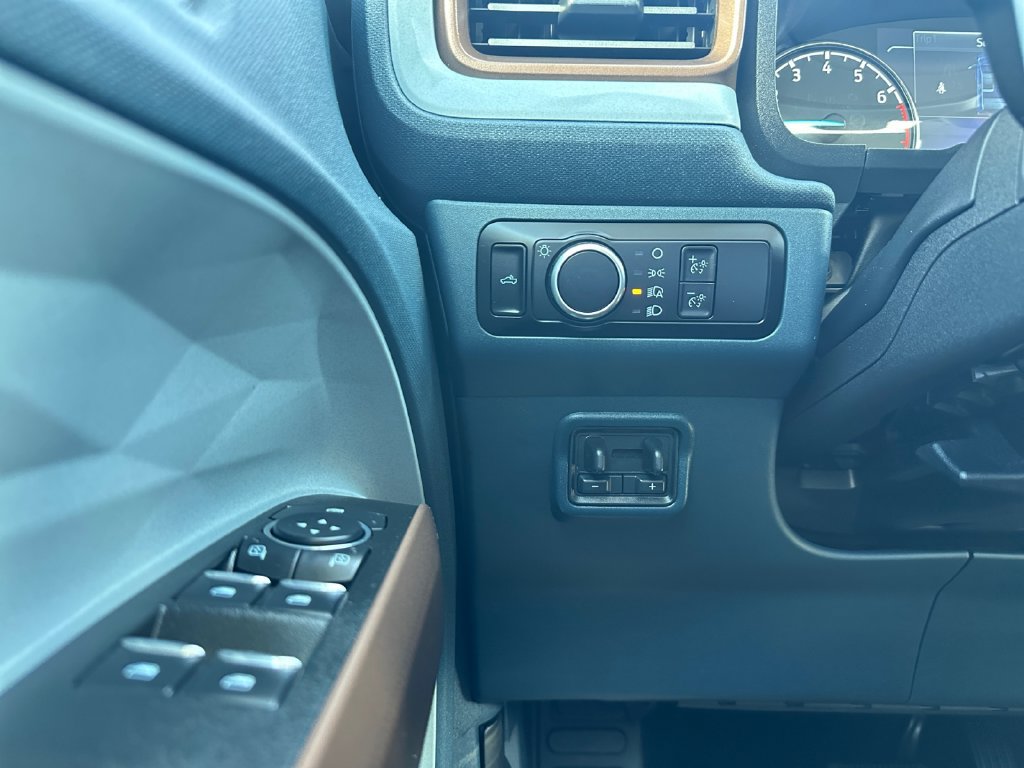Used 2023 Ford Maverick Lariat w/ Lariat Luxury Package AWD/4WD image 32
