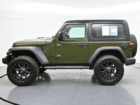Used 2023 Jeep Wrangler Sport AWD/4WD image 4