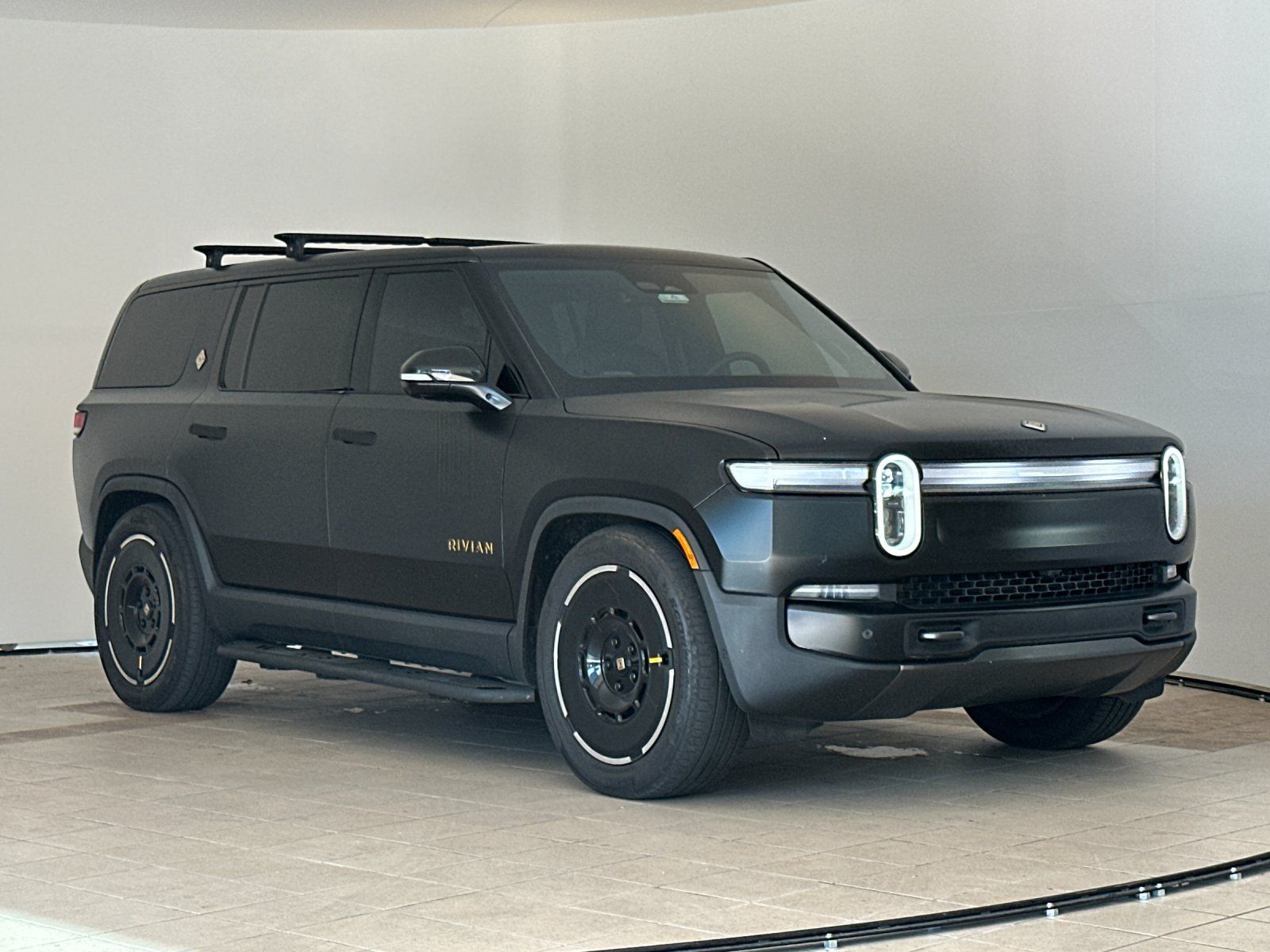 Used 2025 Rivian R1S Premium Dual AWD/4WD image 8