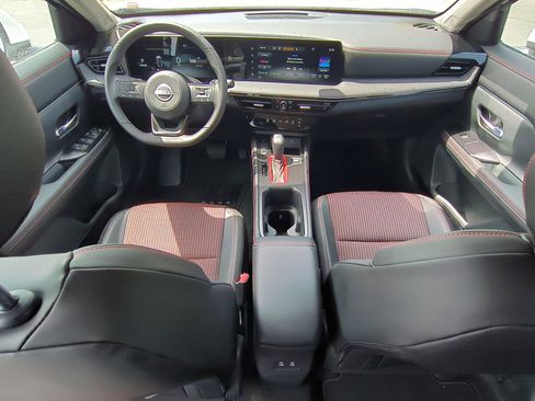 New 2025 Nissan Kicks SR w/ Illumination Package image 16