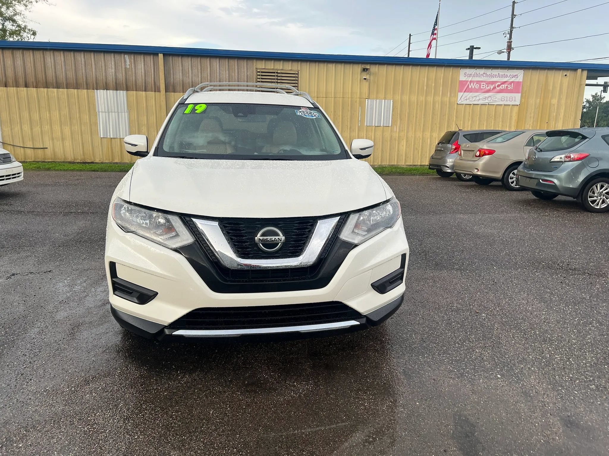 Used 2019 Nissan Rogue SV FWD image 3