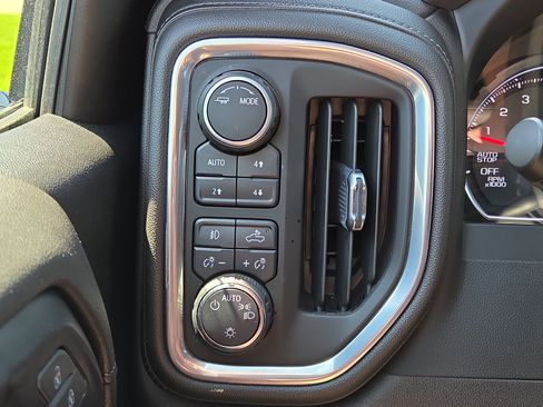 Used 2022 Chevrolet Silverado 1500 RST w/ Z71 Off-Road Package AWD/4WD image 27