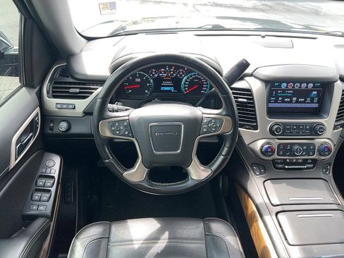 Used 2019 GMC Yukon XL Denali w/ Denali Ultimate Package RWD image 16
