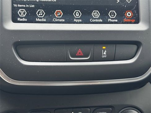 Certified 2022 Jeep Cherokee Latitude Lux image 37