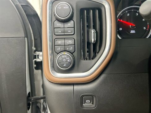Used 2023 Chevrolet Silverado 2500 High Country image 18