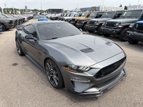 Used 2022 Ford Mustang GT w/ Black Accent Package RWD image 13