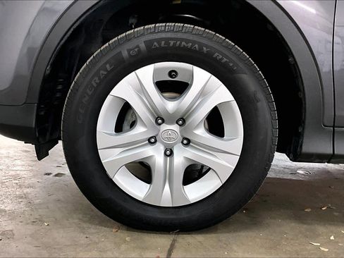 Used 2015 Toyota RAV4 LE image 12