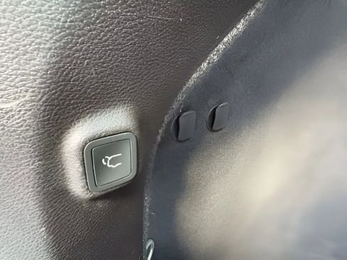 Used 2022 Jeep Cherokee Limited w/ Elite Package image 37