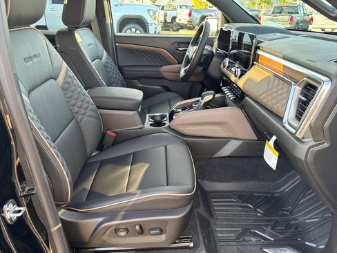 Used 2026 GMC Canyon Denali AWD/4WD image 15