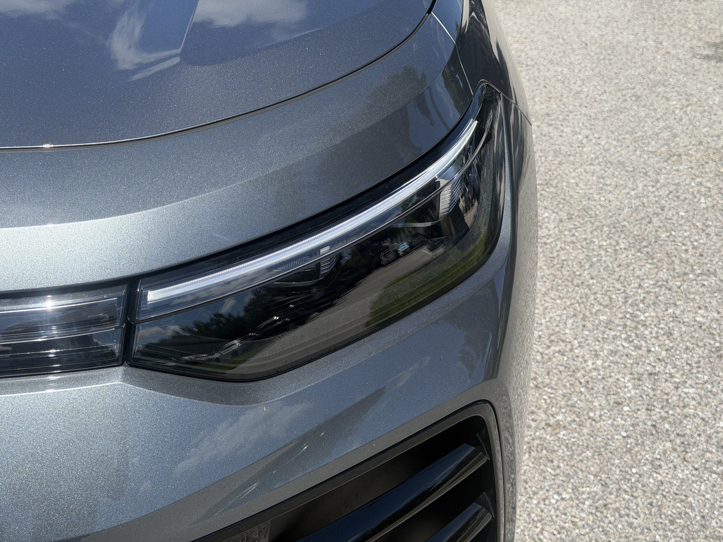 New 2026 Volkswagen Tiguan SE R-Line FWD image 9