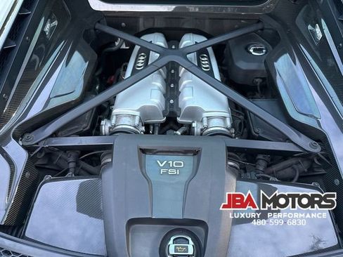 Used 2018 Audi R8 V10 w/ Carbon Exterior Package image 43