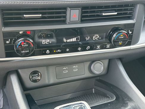 New 2025 Nissan Rogue SV w/ SV Premium Package image 31