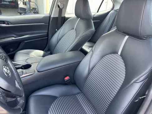 Used 2023 Toyota Camry SE FWD image 4