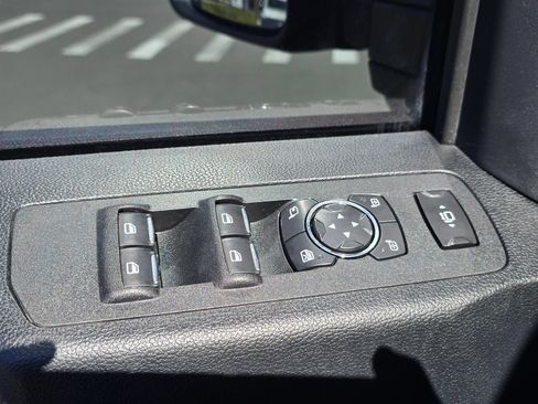 Used 2017 Ford F350 Lariat w/ Lariat Value Package AWD/4WD image 28