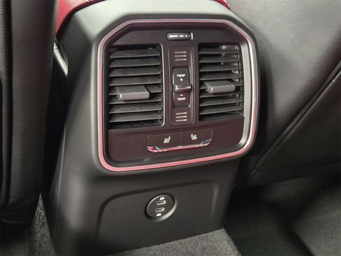 New 2026 Porsche Macan S image 12