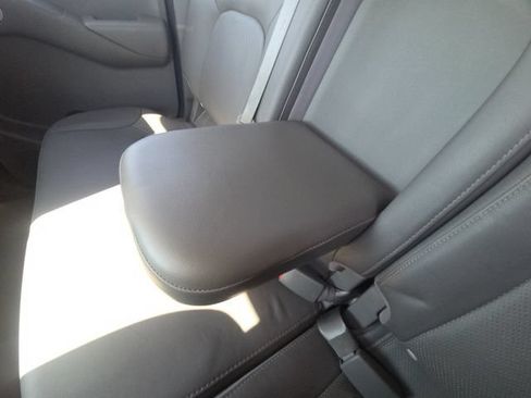 Used 2019 Nissan Frontier SL RWD image 15