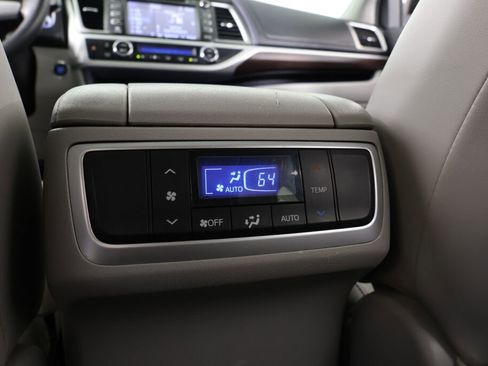 Used 2015 Toyota Highlander Limited image 15
