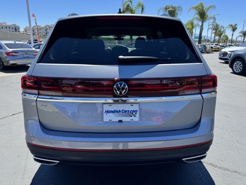 Used 2026 Volkswagen Atlas SE FWD image 8