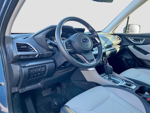 Used 2023 Subaru Forester Premium w/ Popular Package #3 image 9