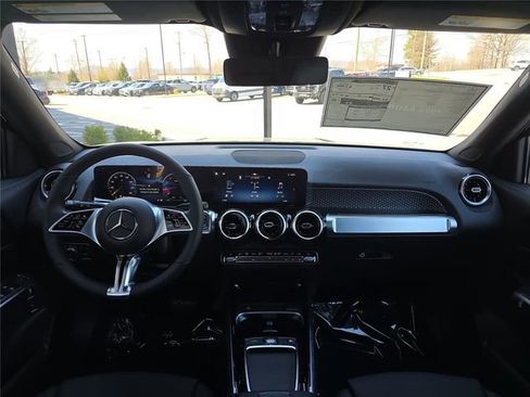 New 2026 Mercedes-Benz GLB 250 4MATIC image 18