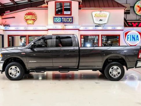 Used 2019 RAM 2500 Tradesman w/ Chrome Appearance Group image 12