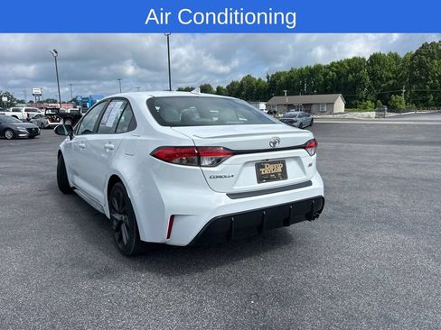 Used 2023 Toyota Corolla SE FWD image 6