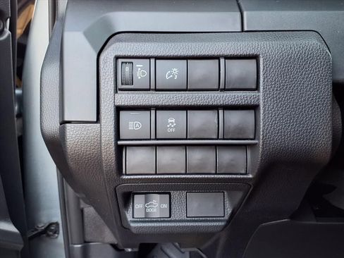 Certified 2025 Toyota Tacoma SR image 24